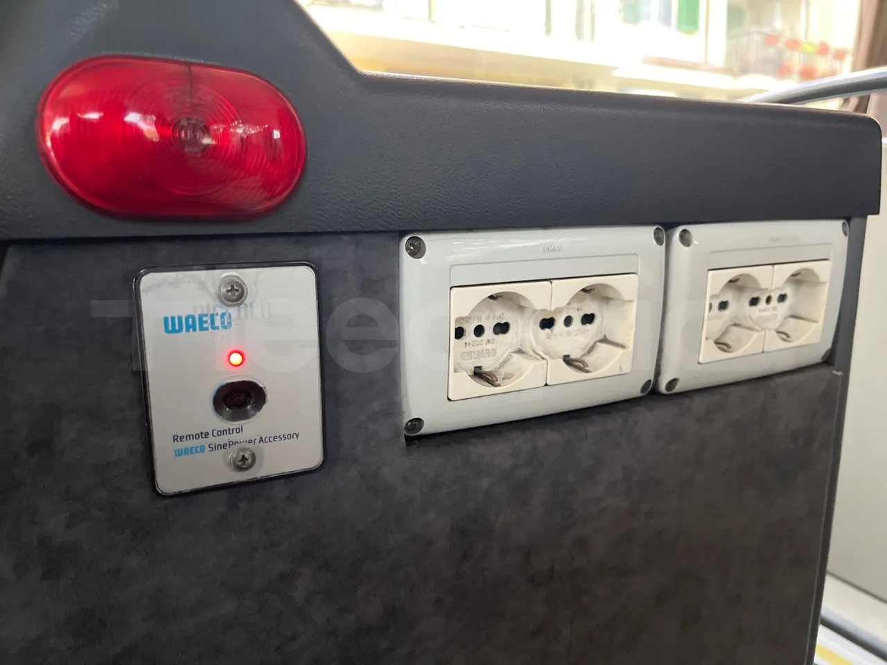 Vdl Futura FHD2129.410 -EUR5-300kW -12.875m - usb charging detail