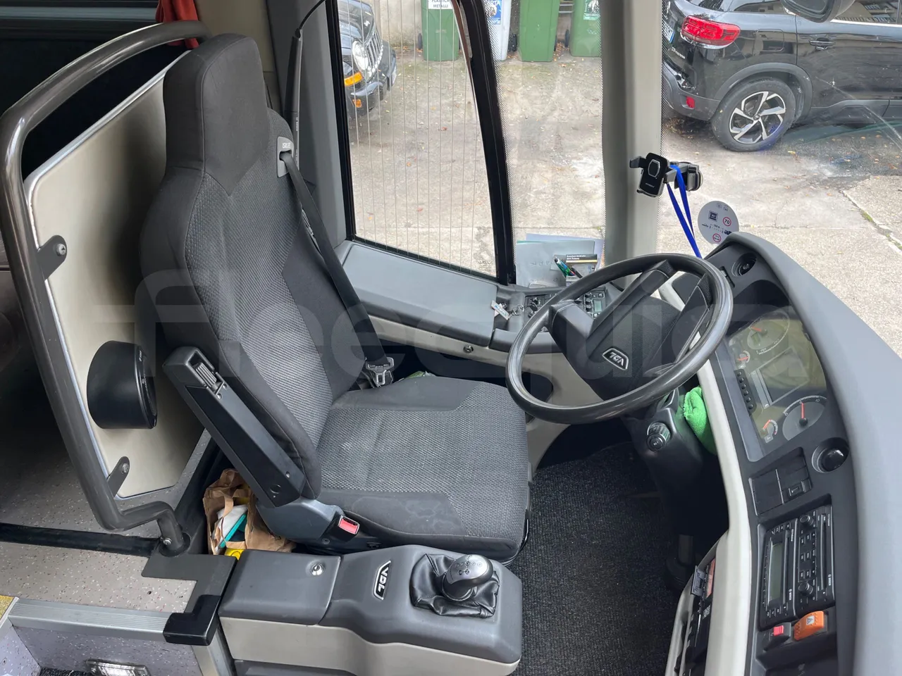 Vdl Futura FHD2129.410 -EUR5-300kW -12.875m - driver's seat photo