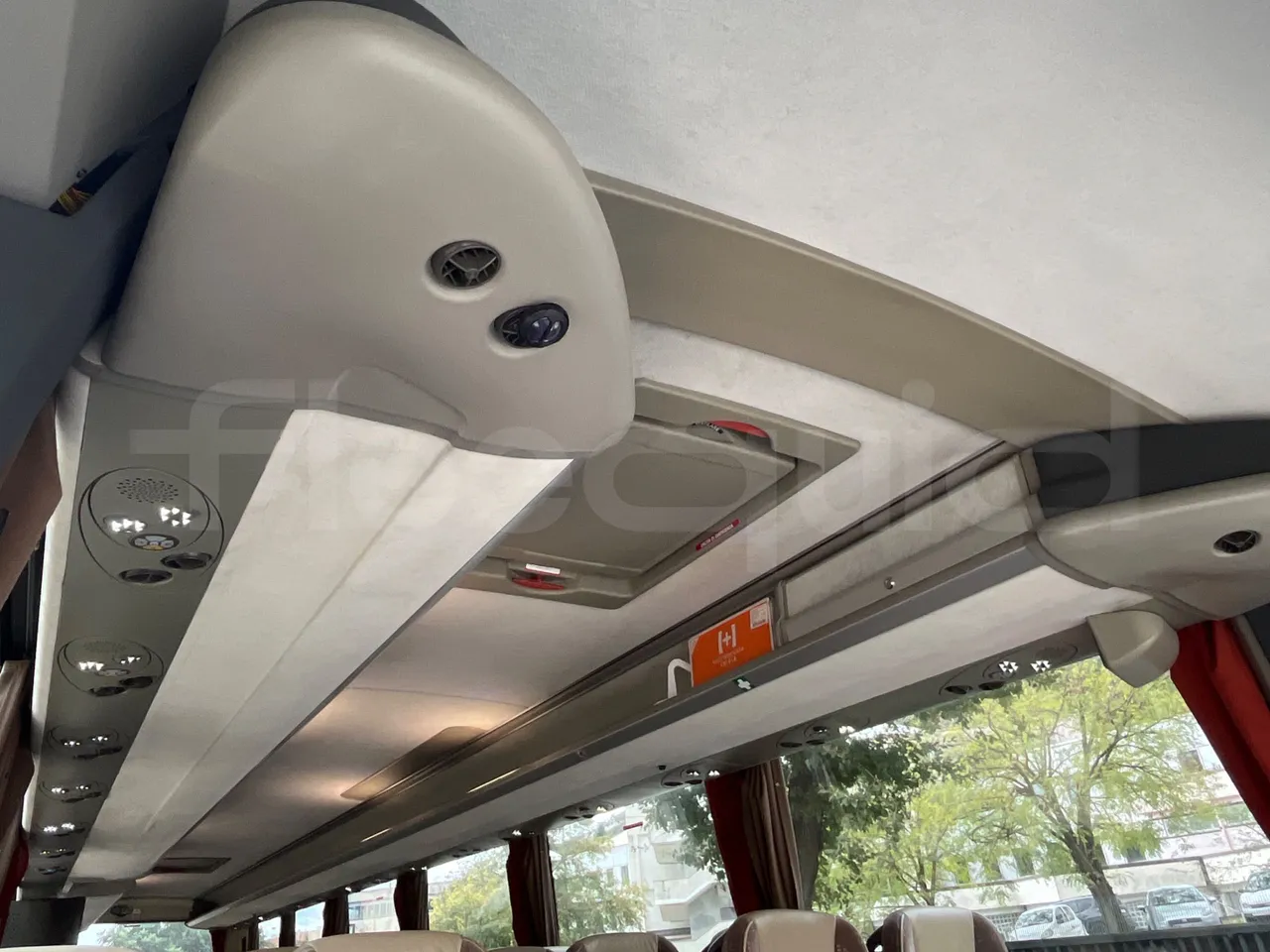 Vdl Futura FHD2129.410 -EUR5-300kW -12.875m - folding seat photo