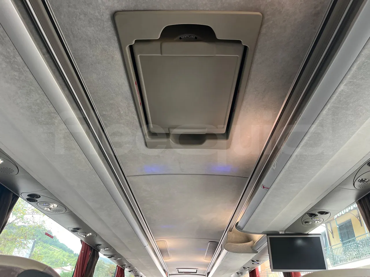 Vdl Futura FHD2129.410 -EUR5-300kW -12.875m - roof hatch 1