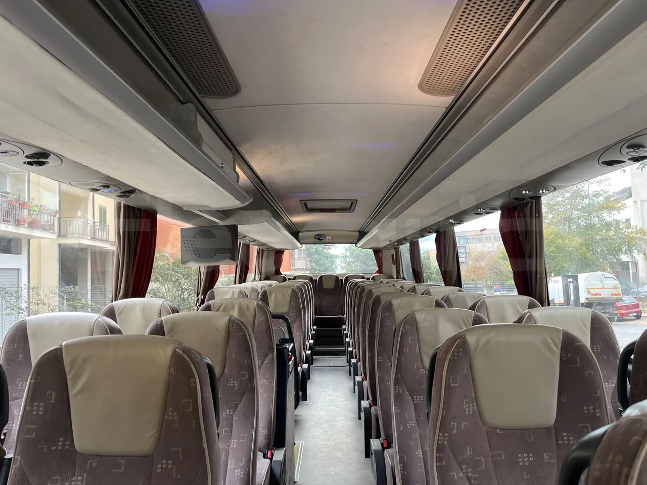 Vdl Futura FHD2129.410 -EUR5-300kW -12.875m - reverse view middle aisle