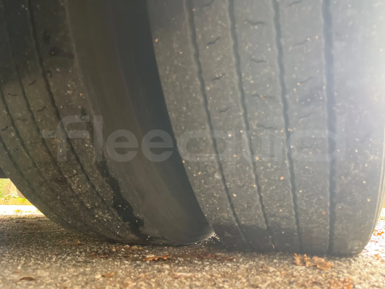 Vdl Futura FHD2129.410 -EUR5-300kW -12.875m - tread condition front tires left