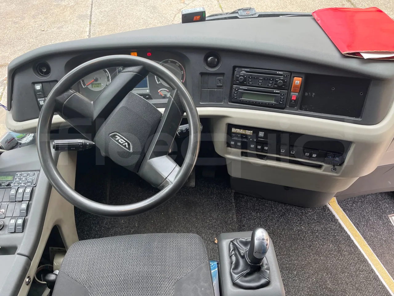 Vdl Futura FHD2129.410 -EUR5-300kW -12.875m - steering wheel photo