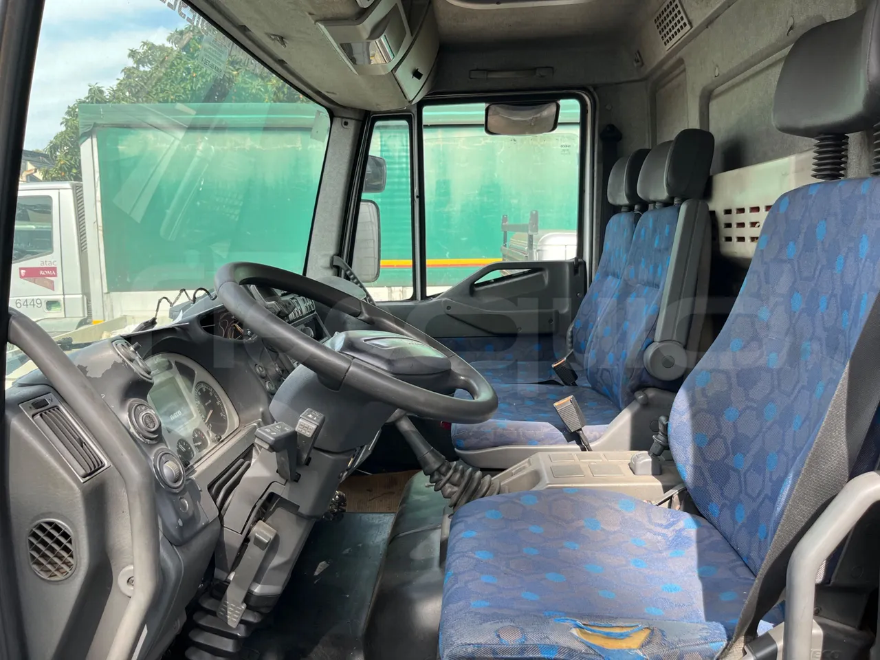 Iveco Eurocargo 150 - EUR3 -154kW - 8.335m - interior reverse seats driver height (mandatory for bus to scrap)