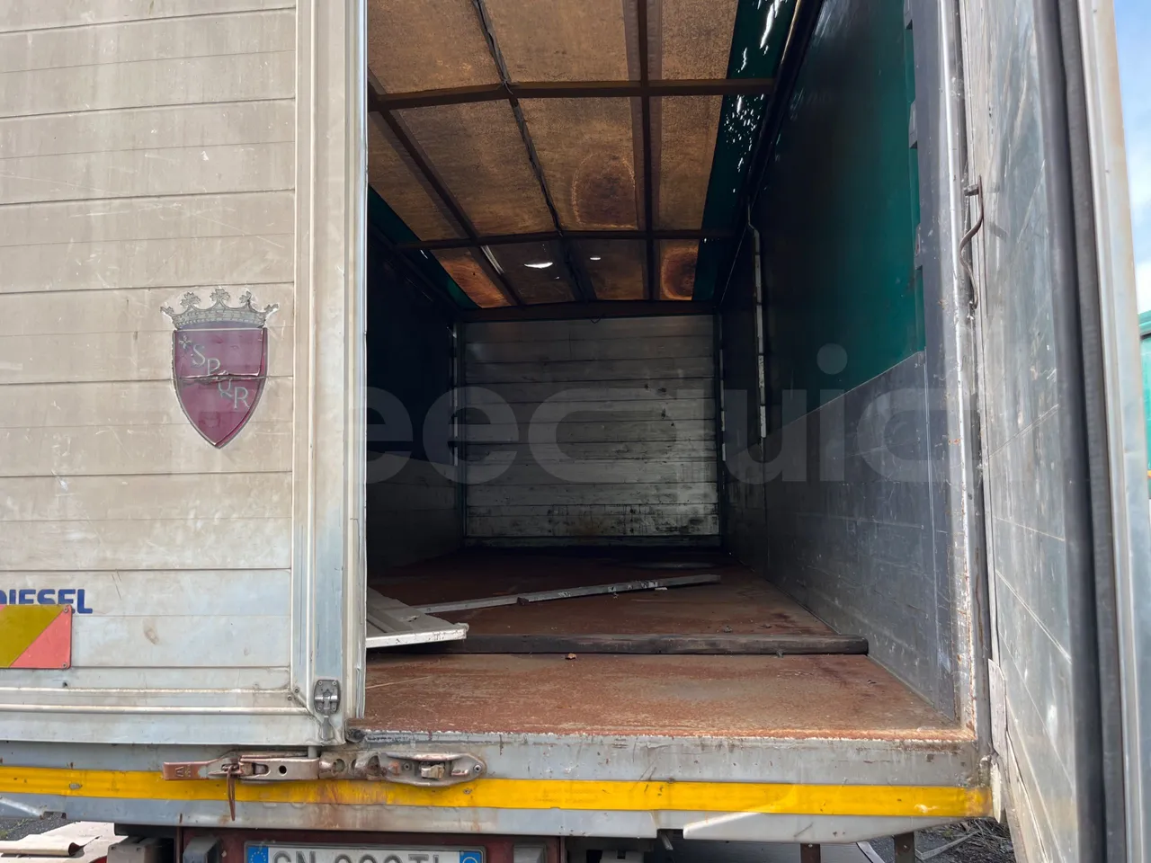 Iveco Eurocargo 150 - EUR3 -154kW - 8.335m - luggage rack photo
