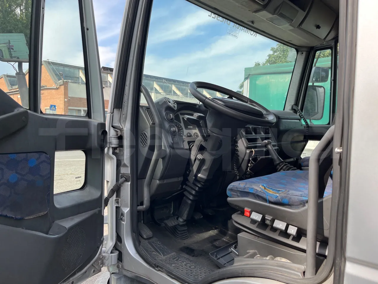 Iveco Eurocargo 150 - EUR3 -154kW - 8.335m - steering wheel photo