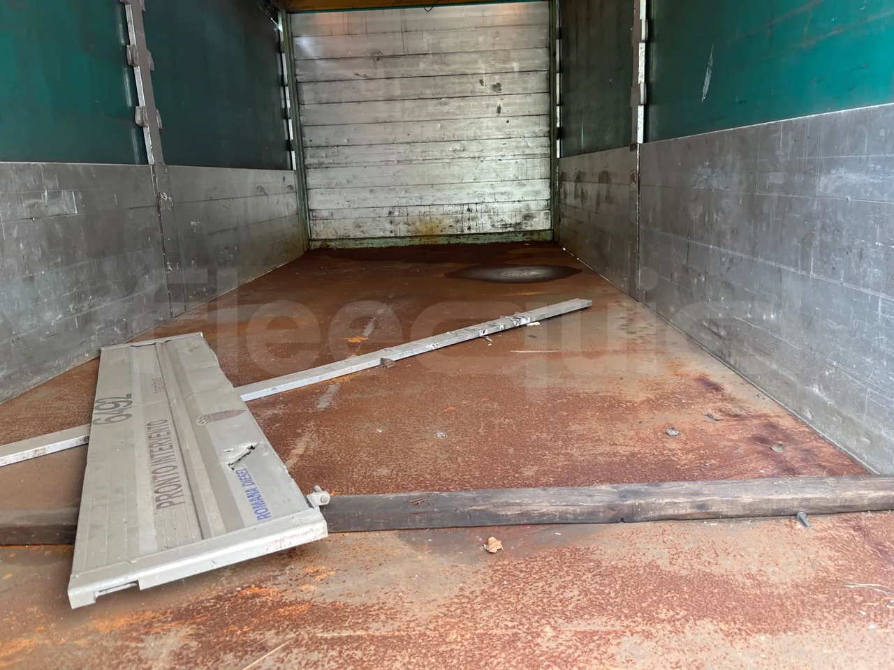 Iveco Eurocargo 150 - EUR3 -154kW - 8.335m - under carpet photo