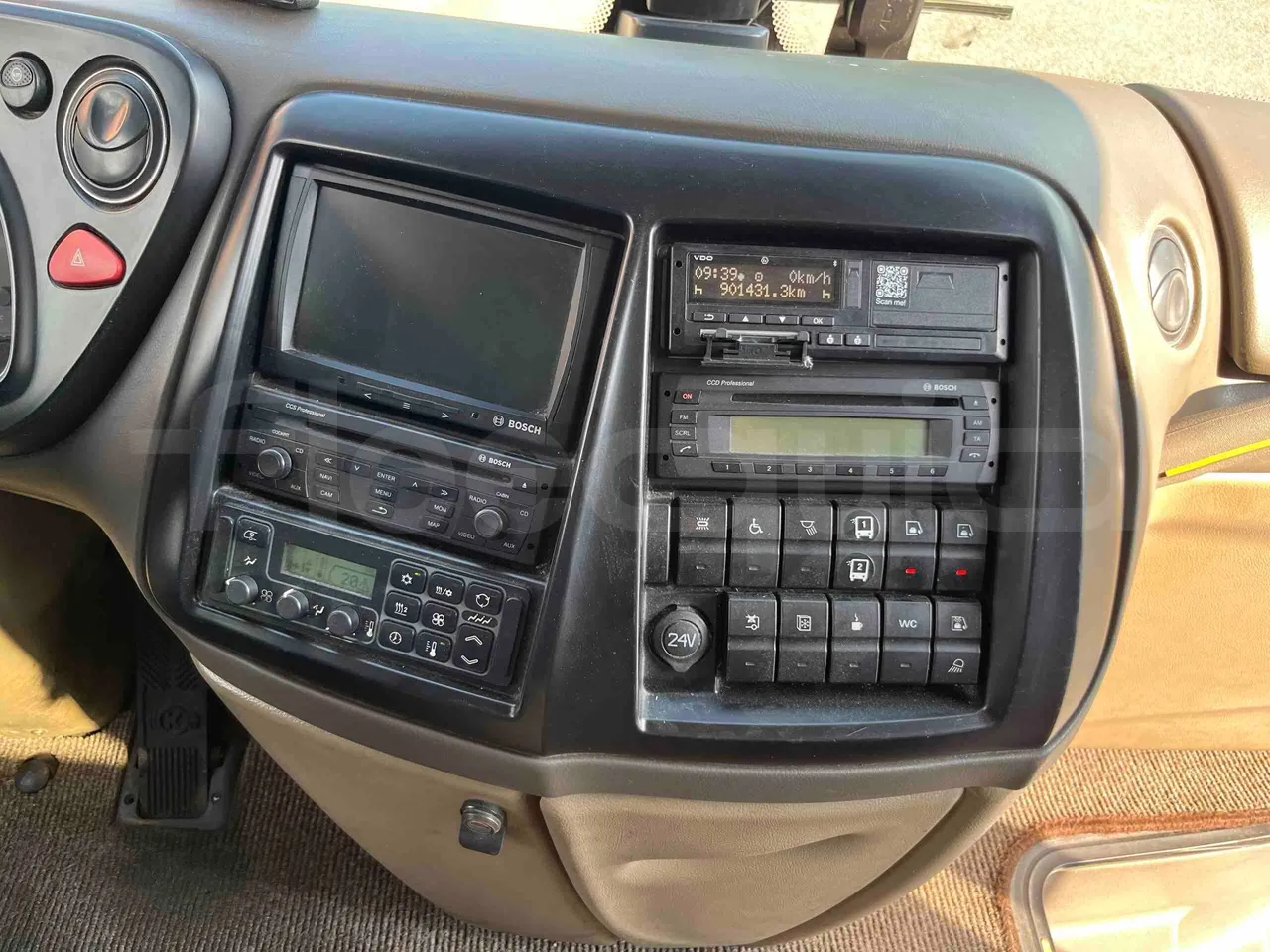 Iveco Magelys - radio accessories photo