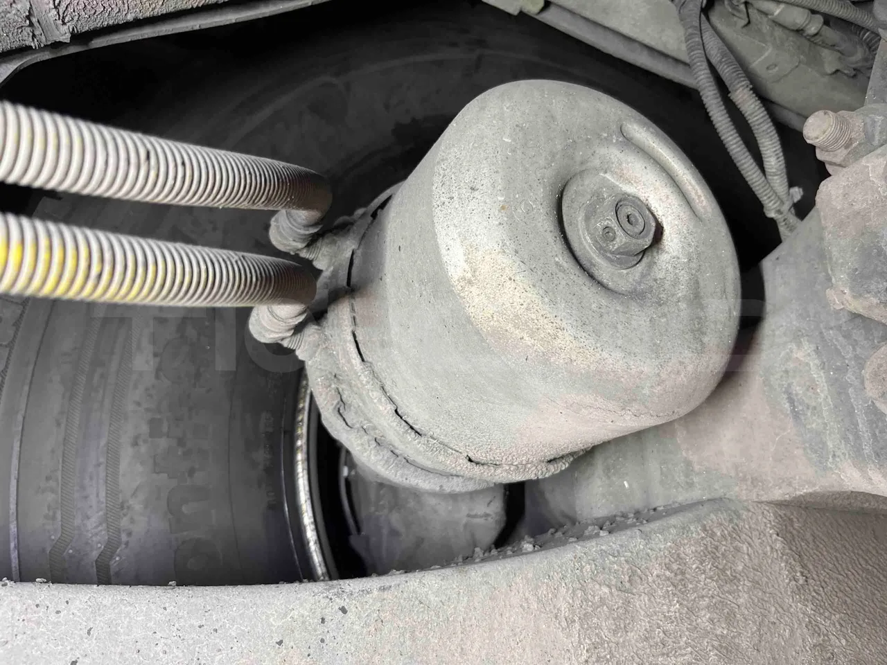 Iveco Magelys - axle 2 caliper brakes left