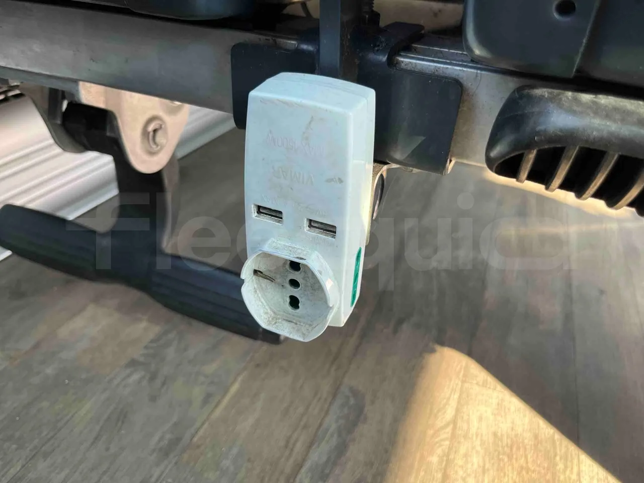 Iveco Magelys - usb charging detail