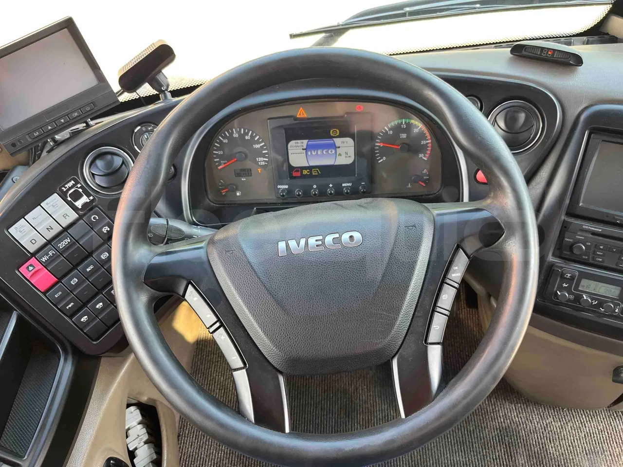 Iveco Magelys - driver's seat photo
