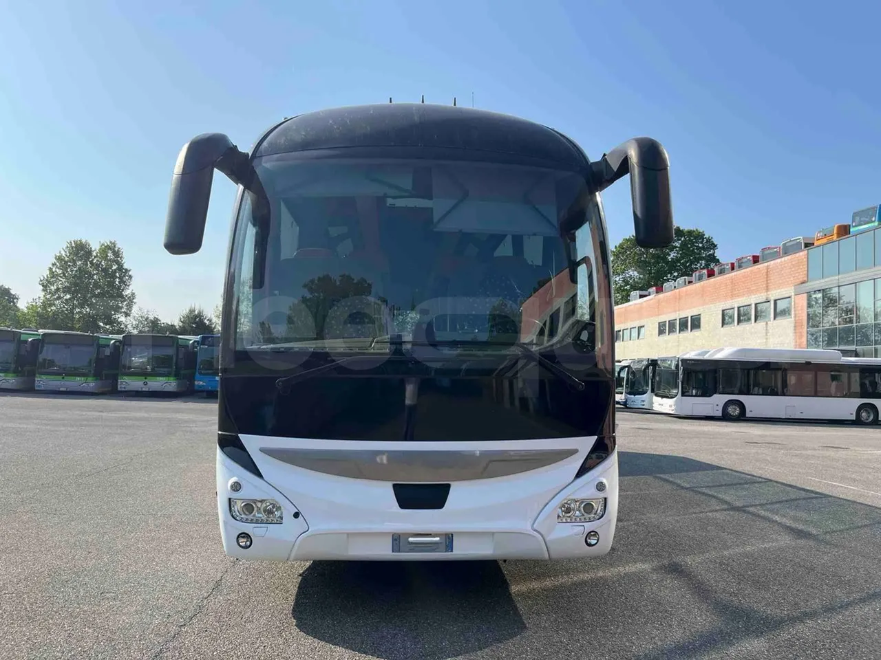 Iveco Magelys - front photo