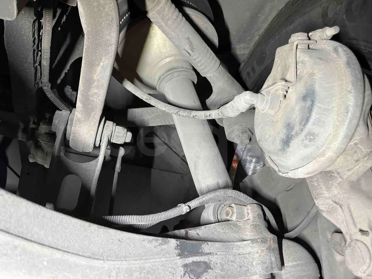 Iveco Magelys - front shock absorbers left