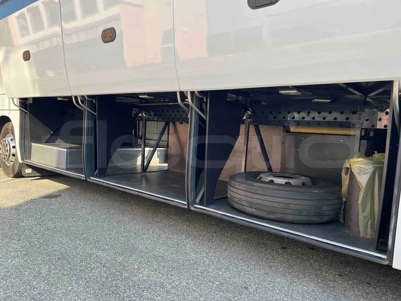 Iveco Magelys - internal frame rust check