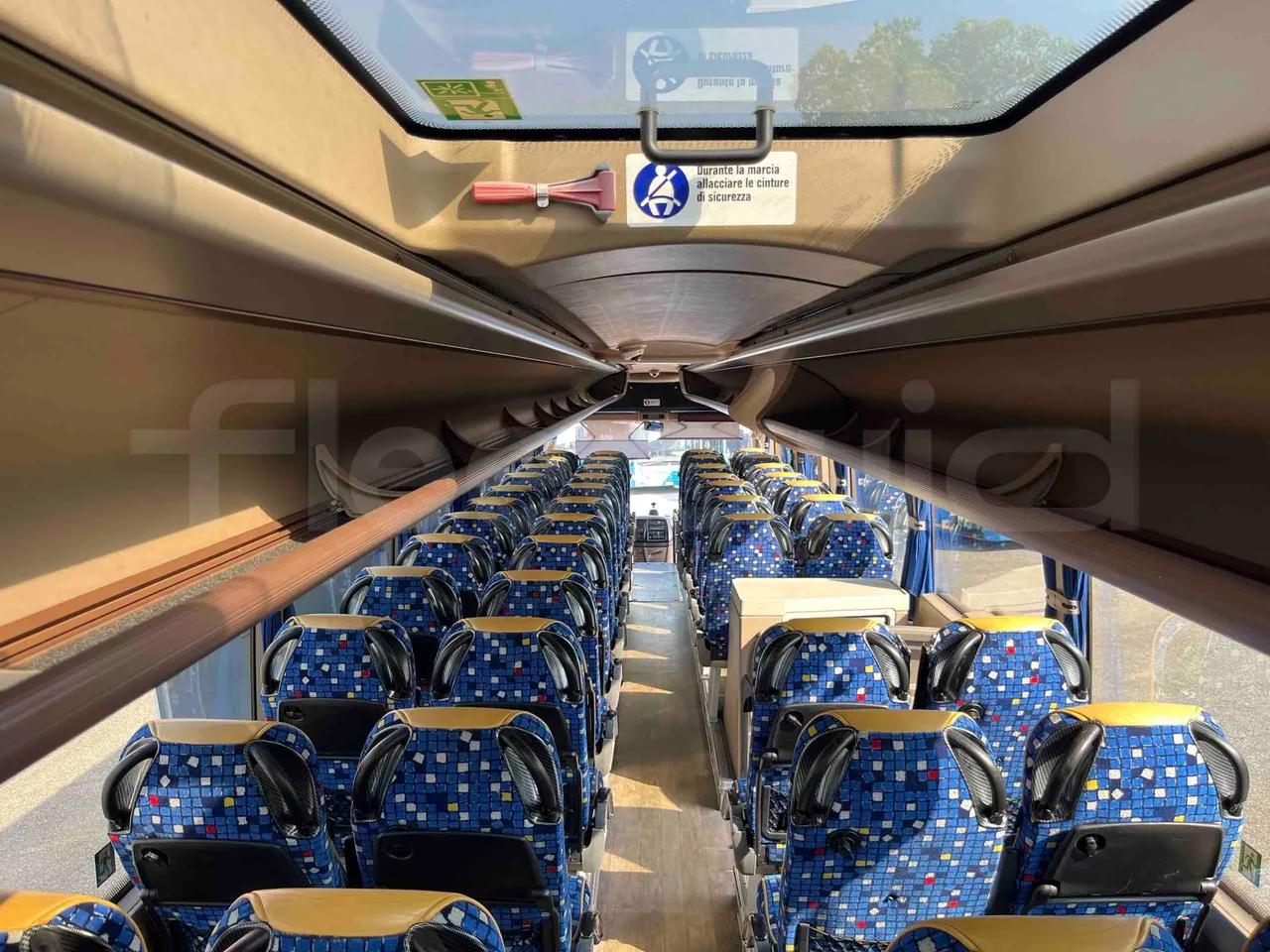 Iveco Magelys - overhead compartments photo