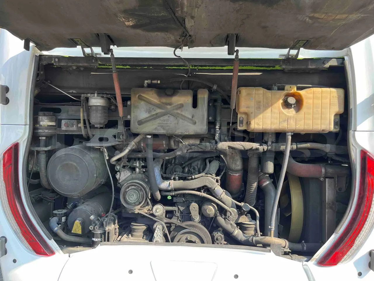 Iveco Magelys - rear hatch open