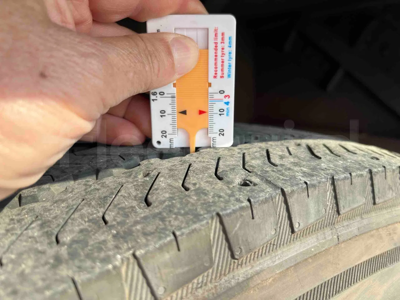 Iveco Magelys - rear left tire photo