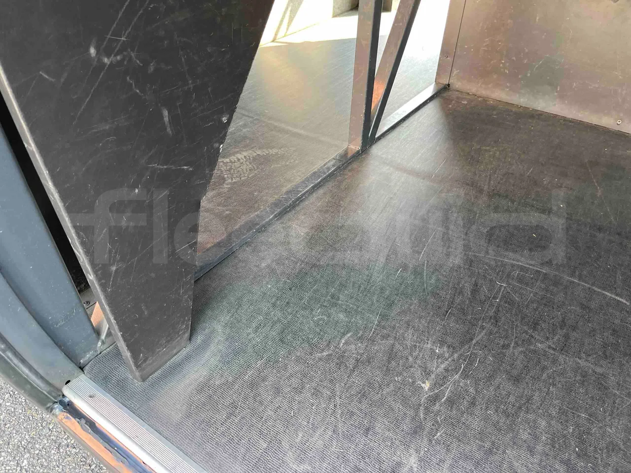 Iveco Magelys - under carpet photo