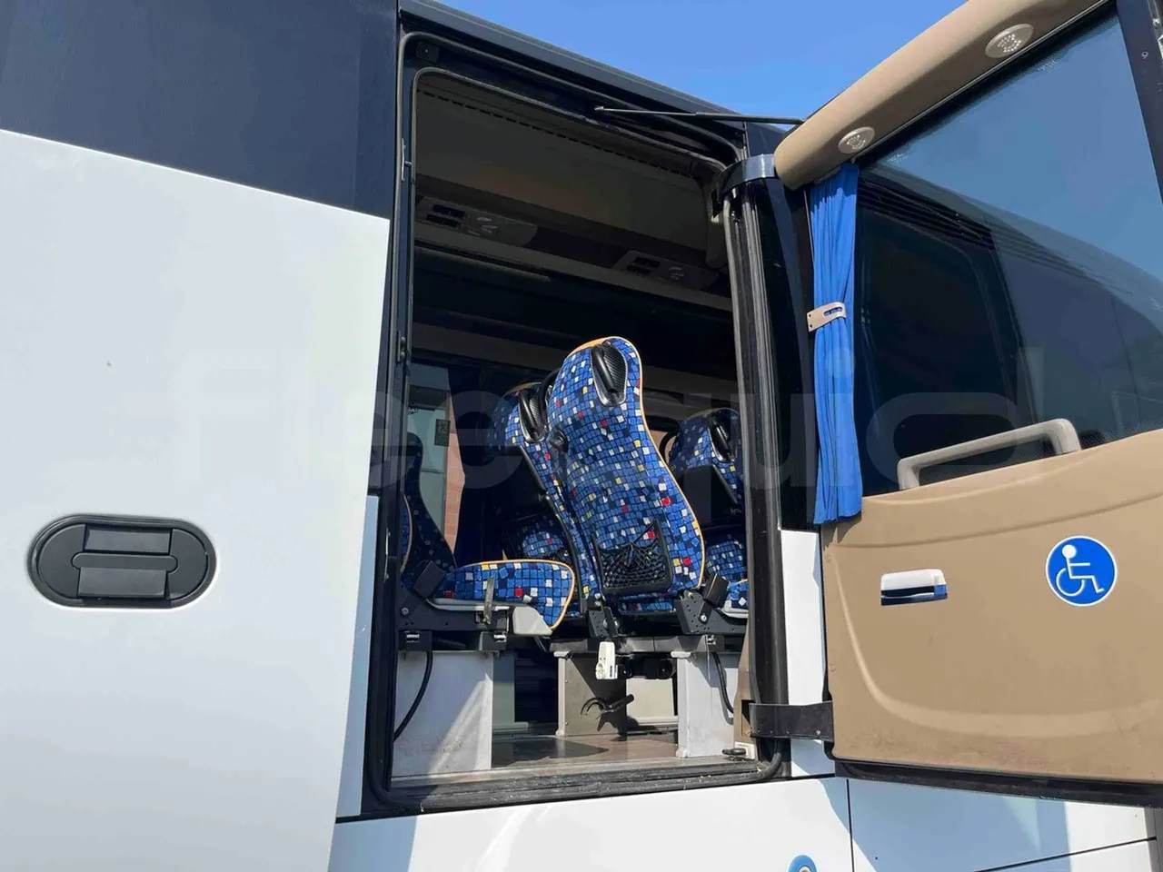 Iveco Magelys - turntable external (18m)