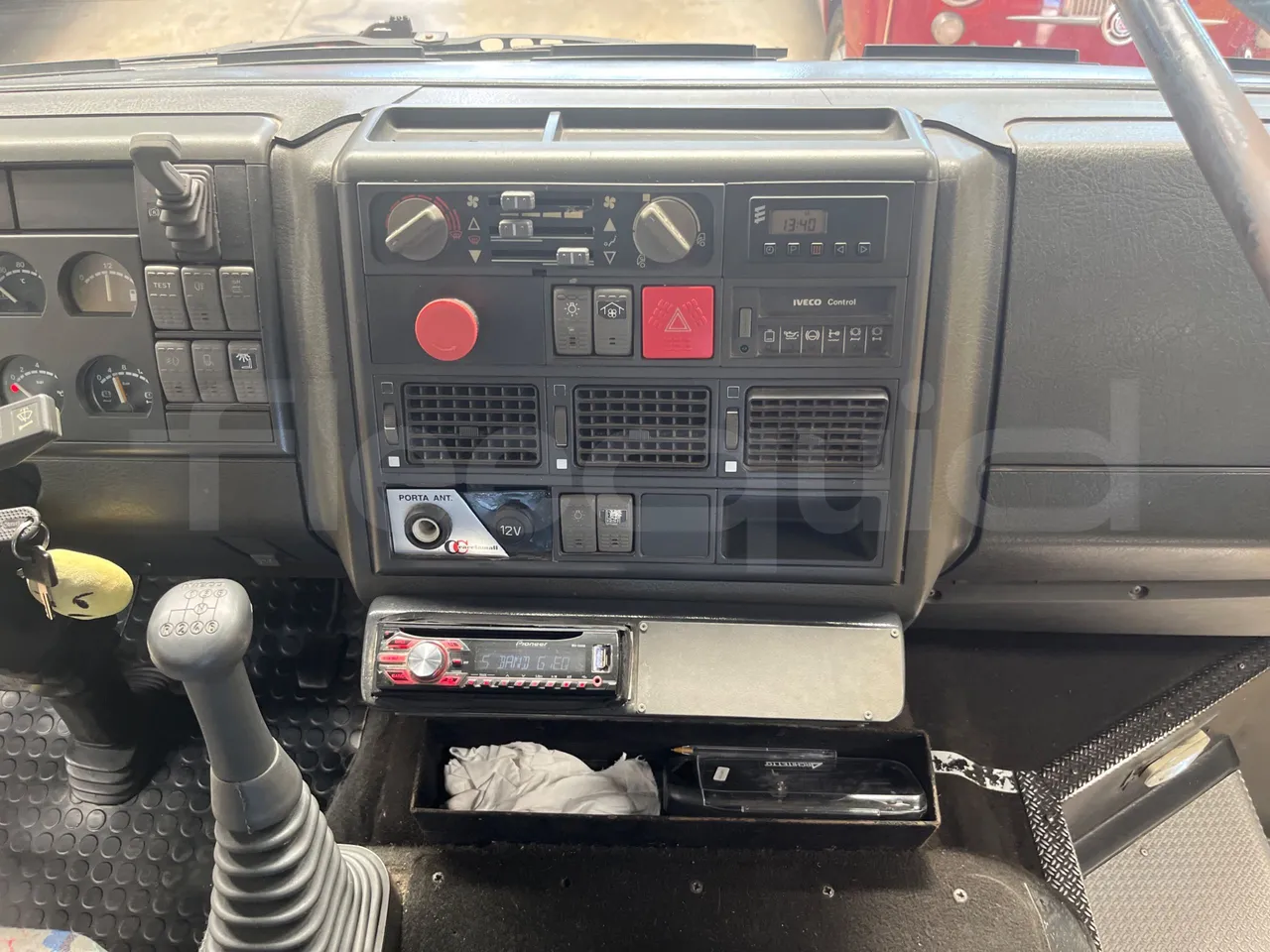 Iveco Cacciamali Tema161-2/ Euro 2 - 130 Kw - 9,195 Mt - radio accessories photo