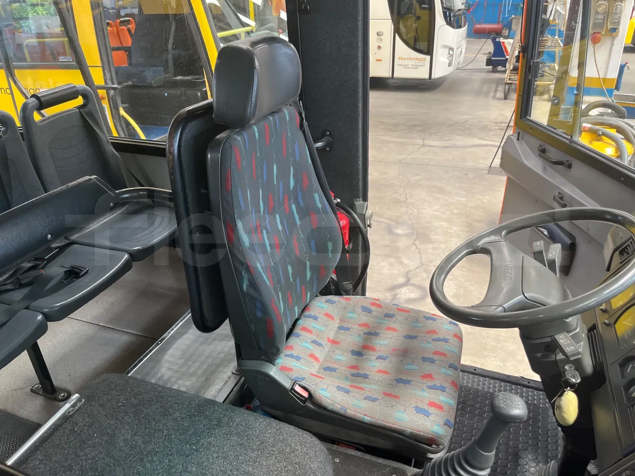 Iveco Cacciamali Tema161-2/ Euro 2 - 130 Kw - 9,195 Mt - driver's seat photo (mandatory for bus to scrap)