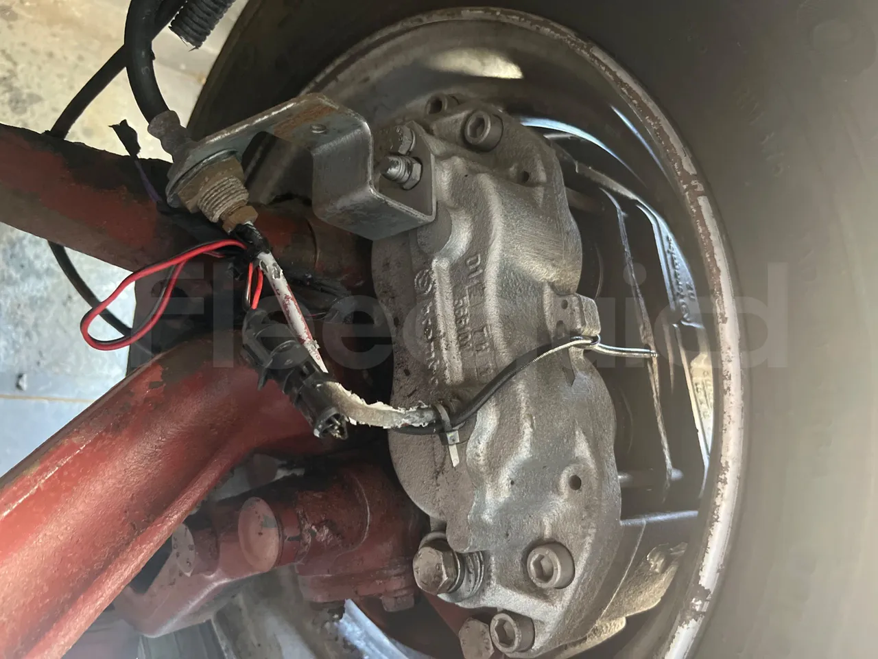 Iveco Cacciamali Tema161-2/ Euro 2 - 130 Kw - 9,195 Mt - front brake calipers left