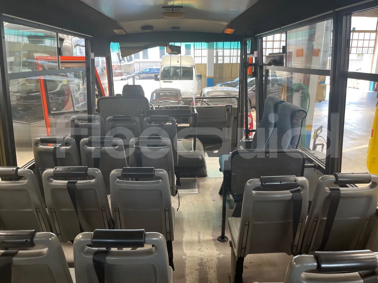 Iveco Cacciamali Tema161-2/ Euro 2 - 130 Kw - 9,195 Mt - forward view middle aisle