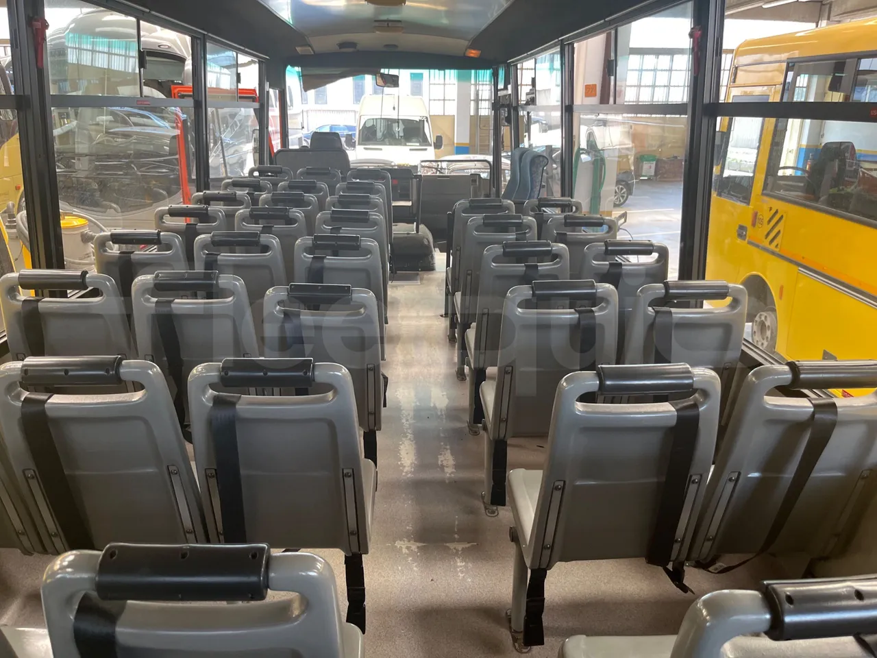 Iveco Cacciamali Tema161-2/ Euro 2 - 130 Kw - 9,195 Mt - forward view all seats last row height