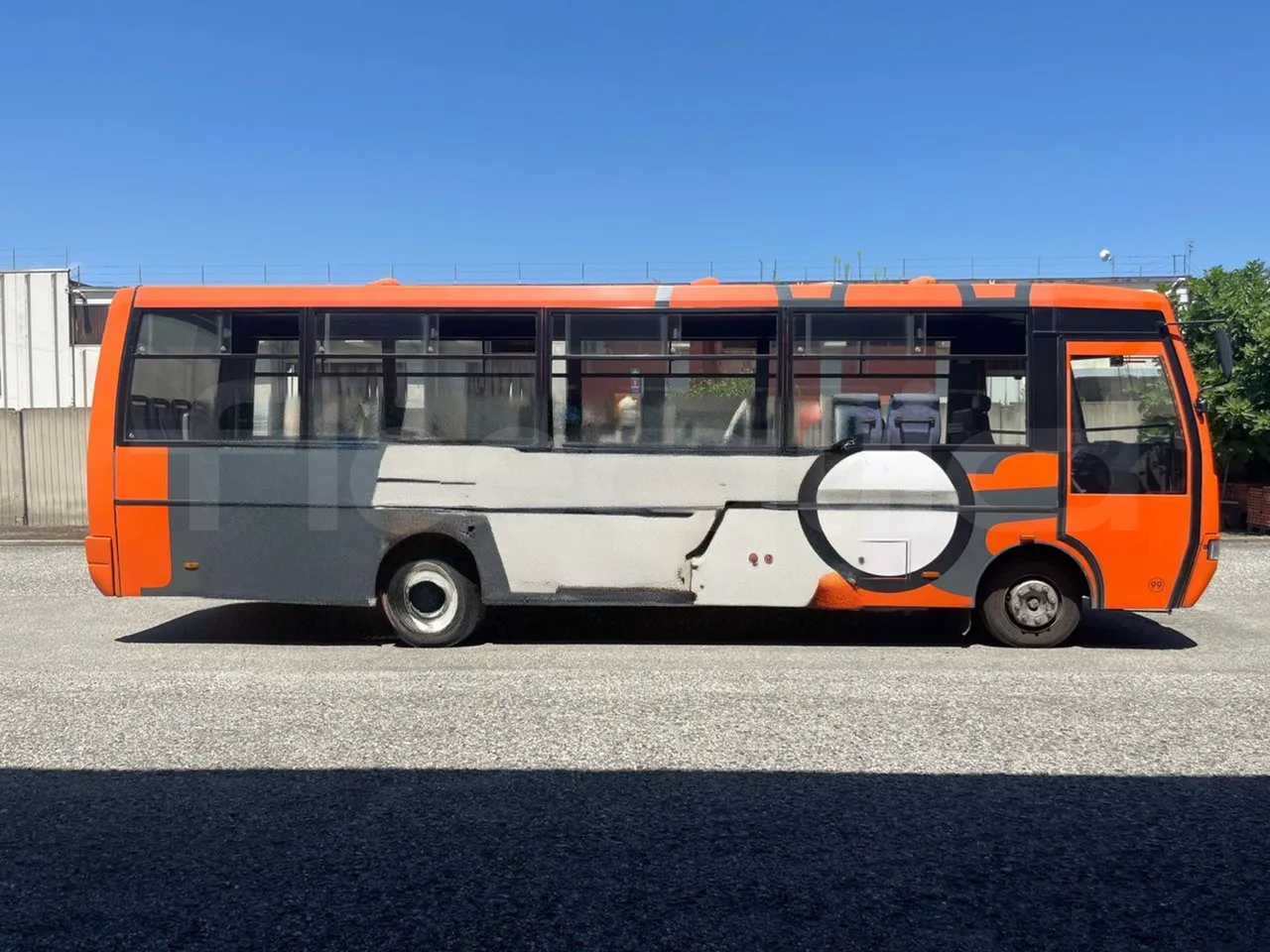 Iveco Cacciamali Tema161-2/ Euro 2 - 130 Kw - 9,195 Mt - right side doors closed