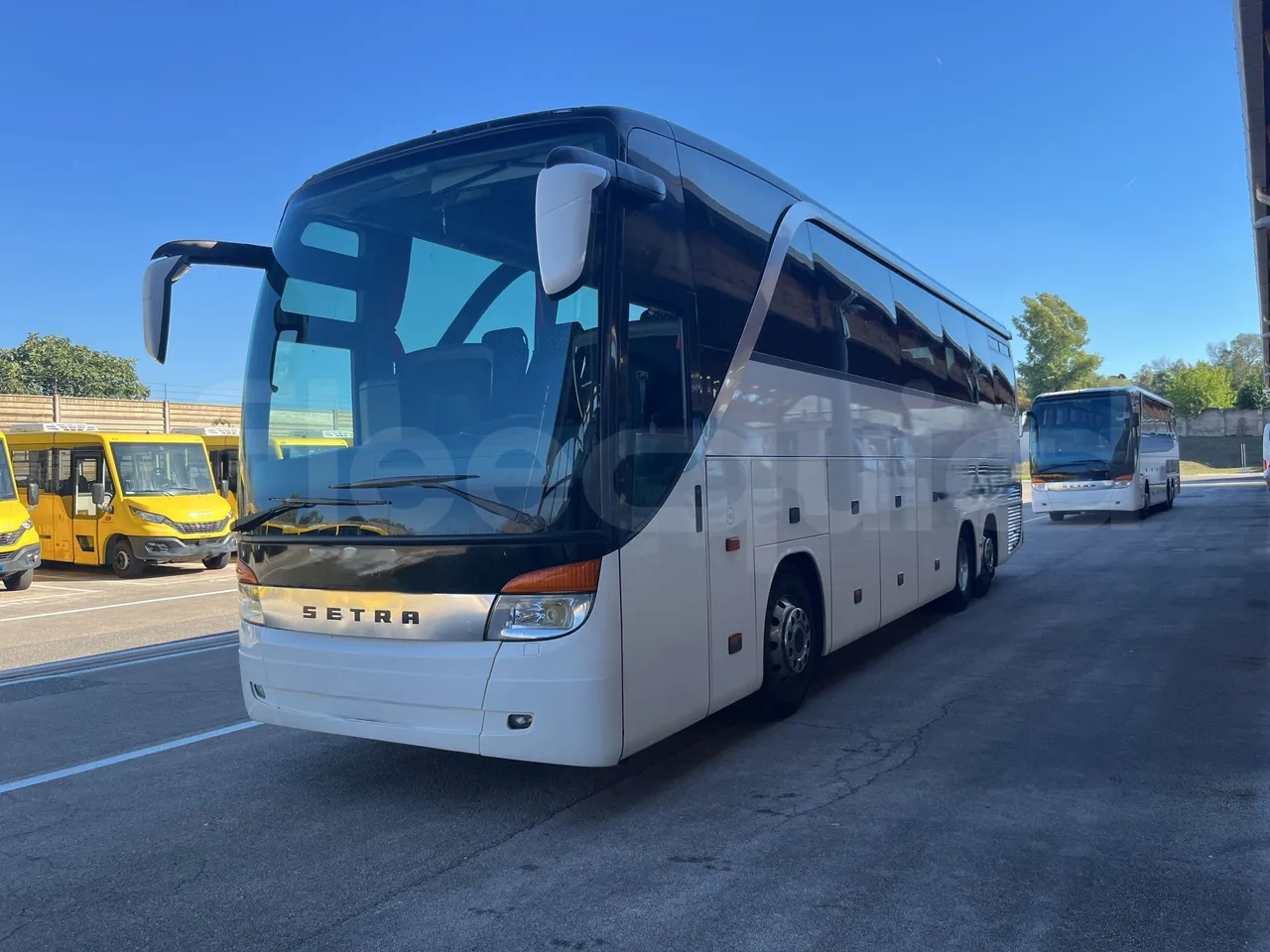 Setra S415 - 3/4 Front Left Side
