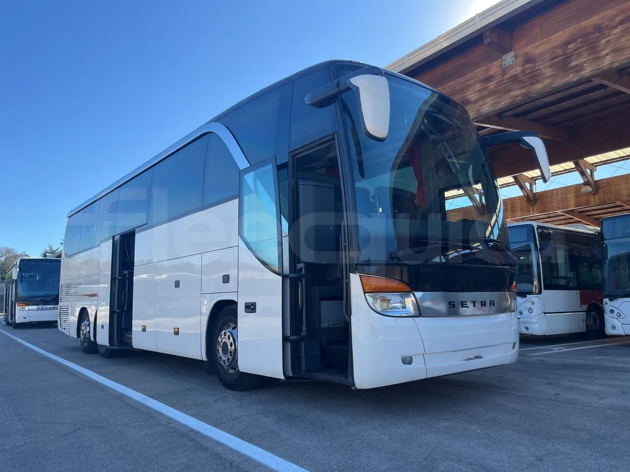Setra S415 - 3/4 Front Right Side Doors Open