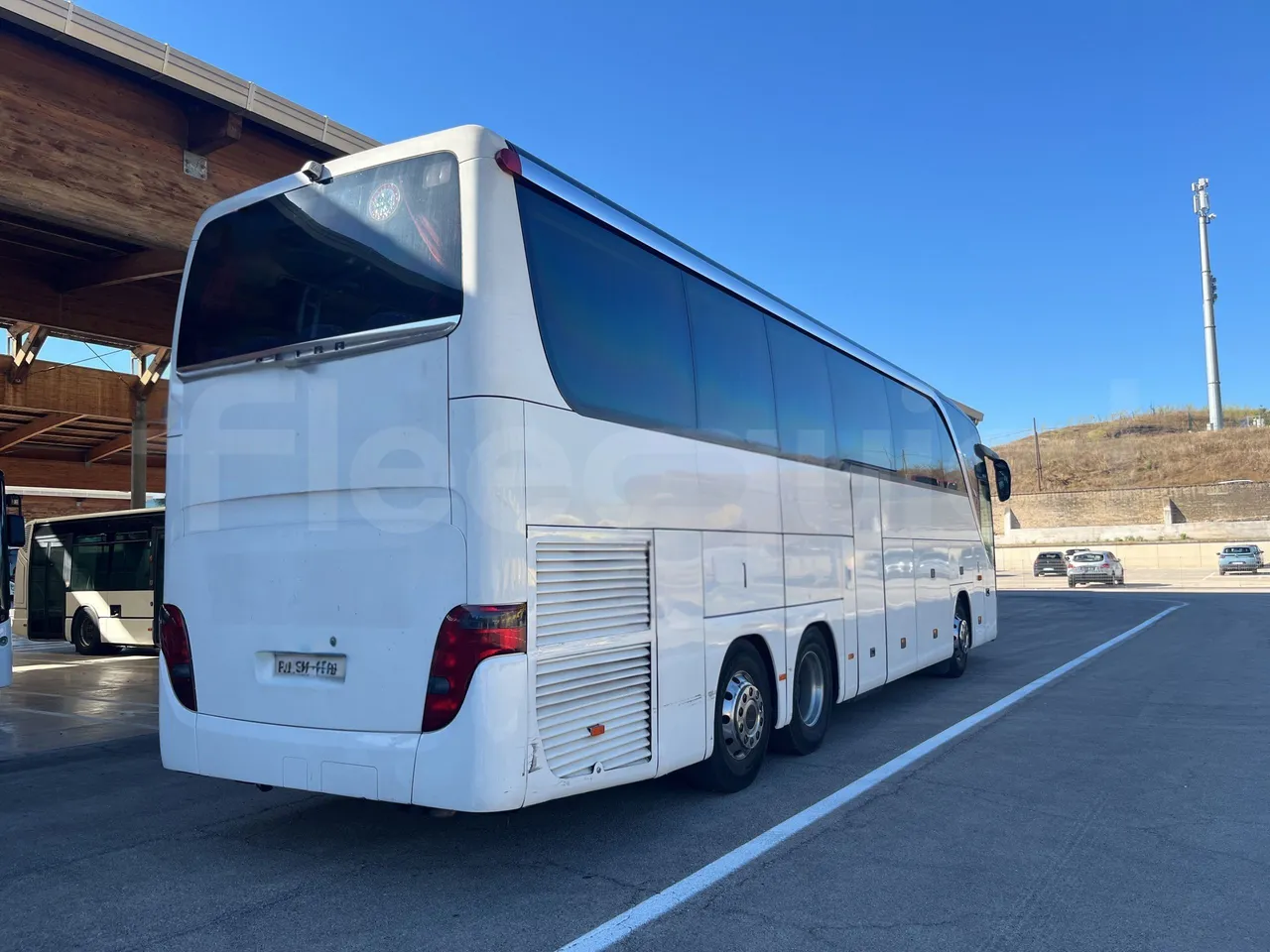 Setra S415 - 3/4 Rear Right Side