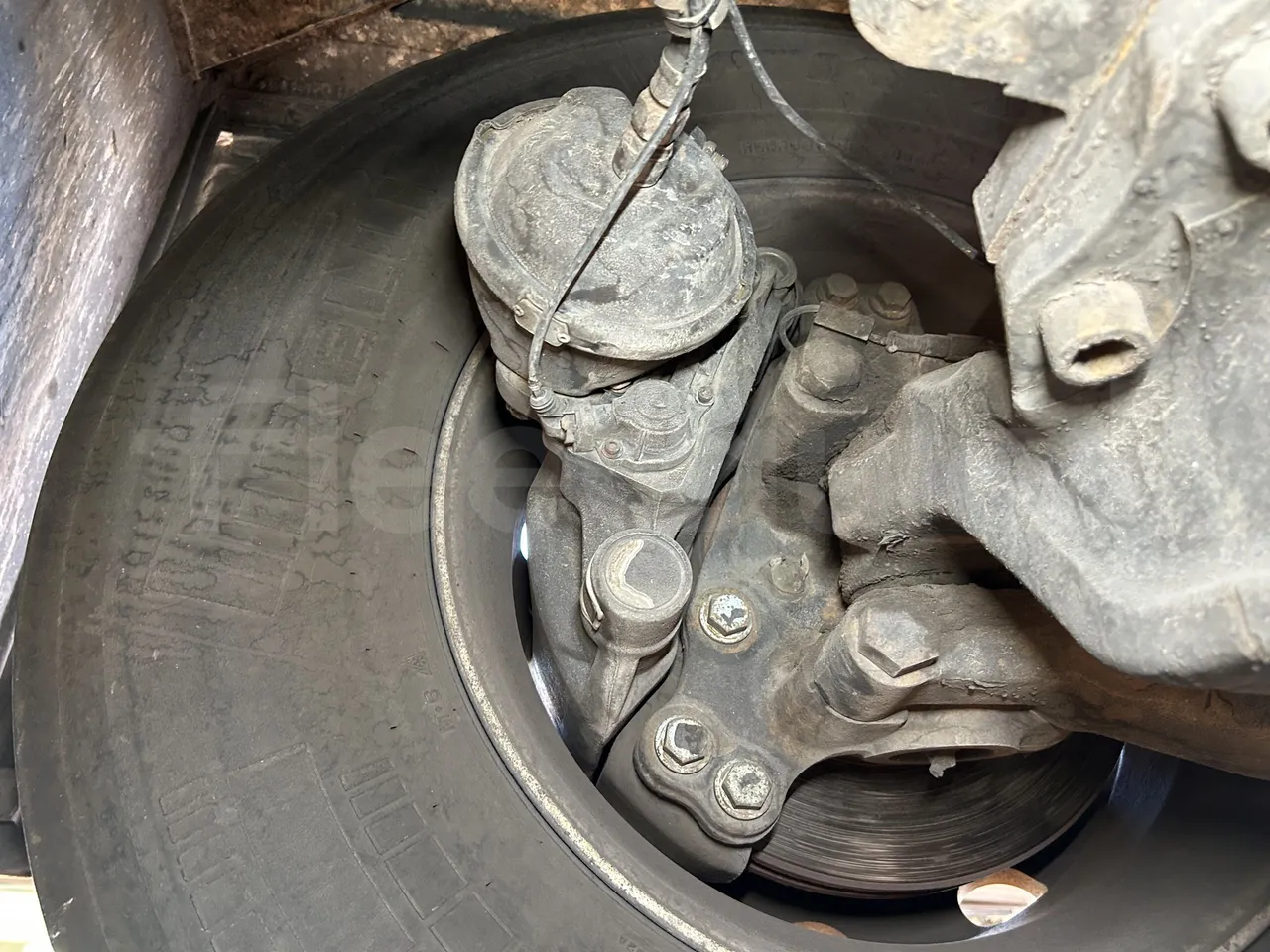 Setra S415 - Third Axle Caliper Brakes Left Side
