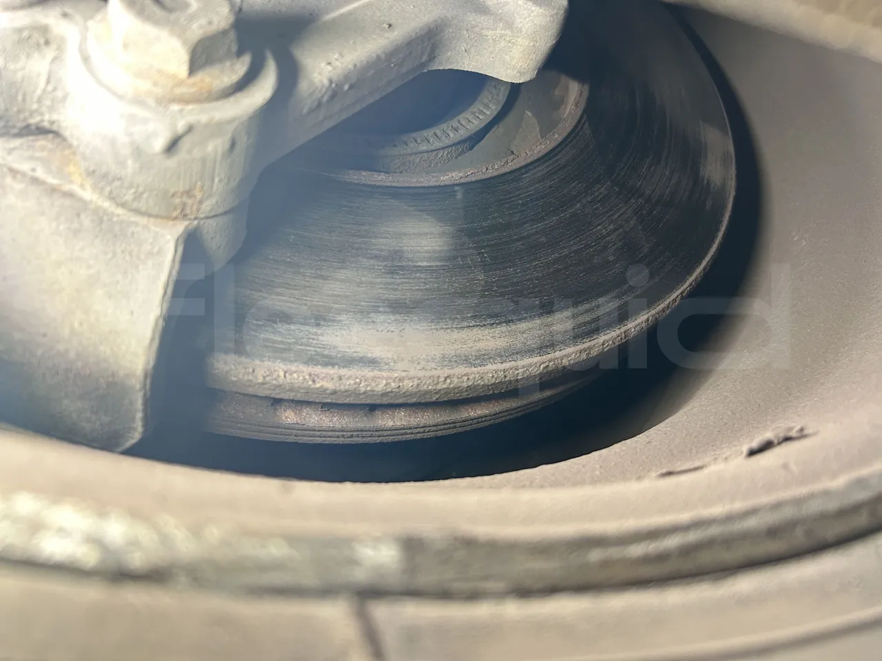 Setra S415 - Second Axle Discs Left Side