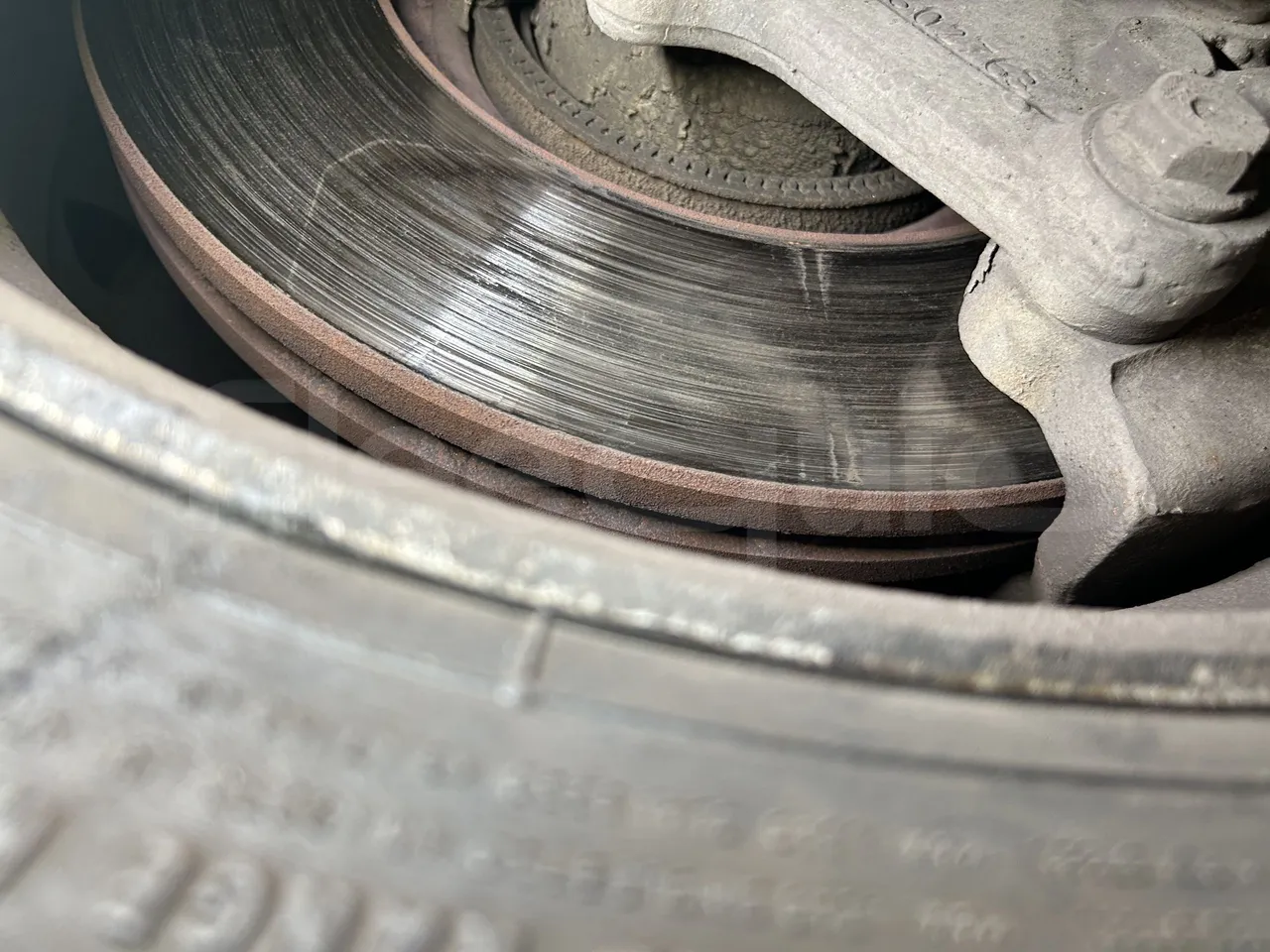 Setra S415 - Second Axle Discs Right Side