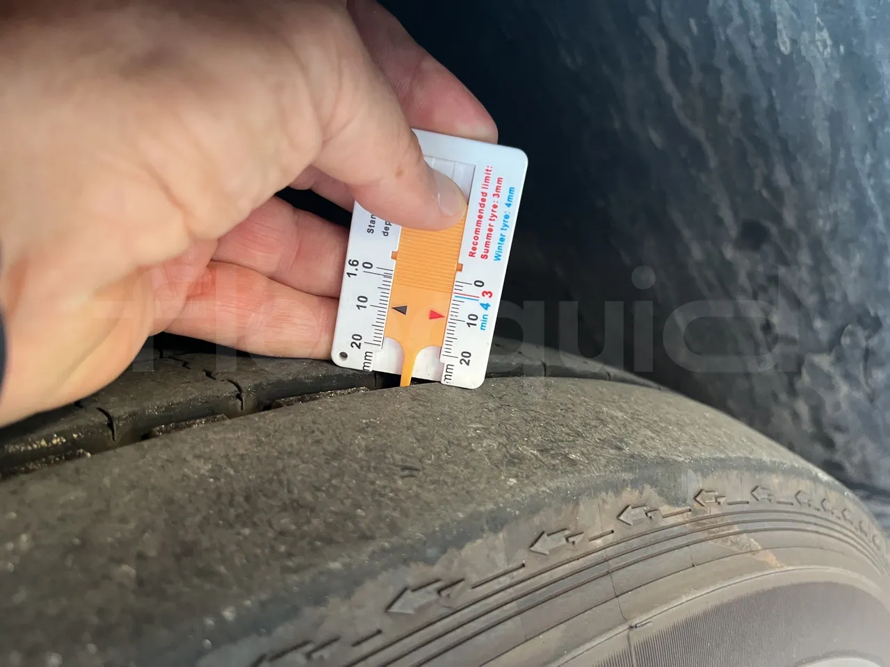 Setra S415 - First Axle Left Side: Tyre Thickness