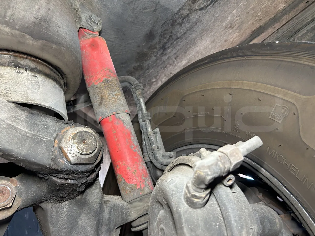 Setra S415 - First Axle Shock Absorbers Left Side