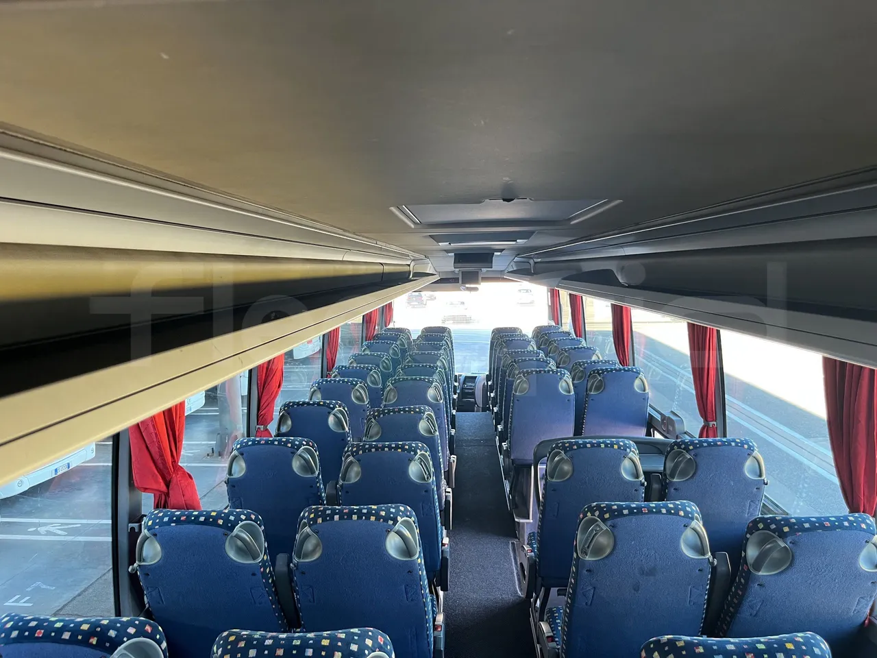 Setra S415 - Overhead Compartments