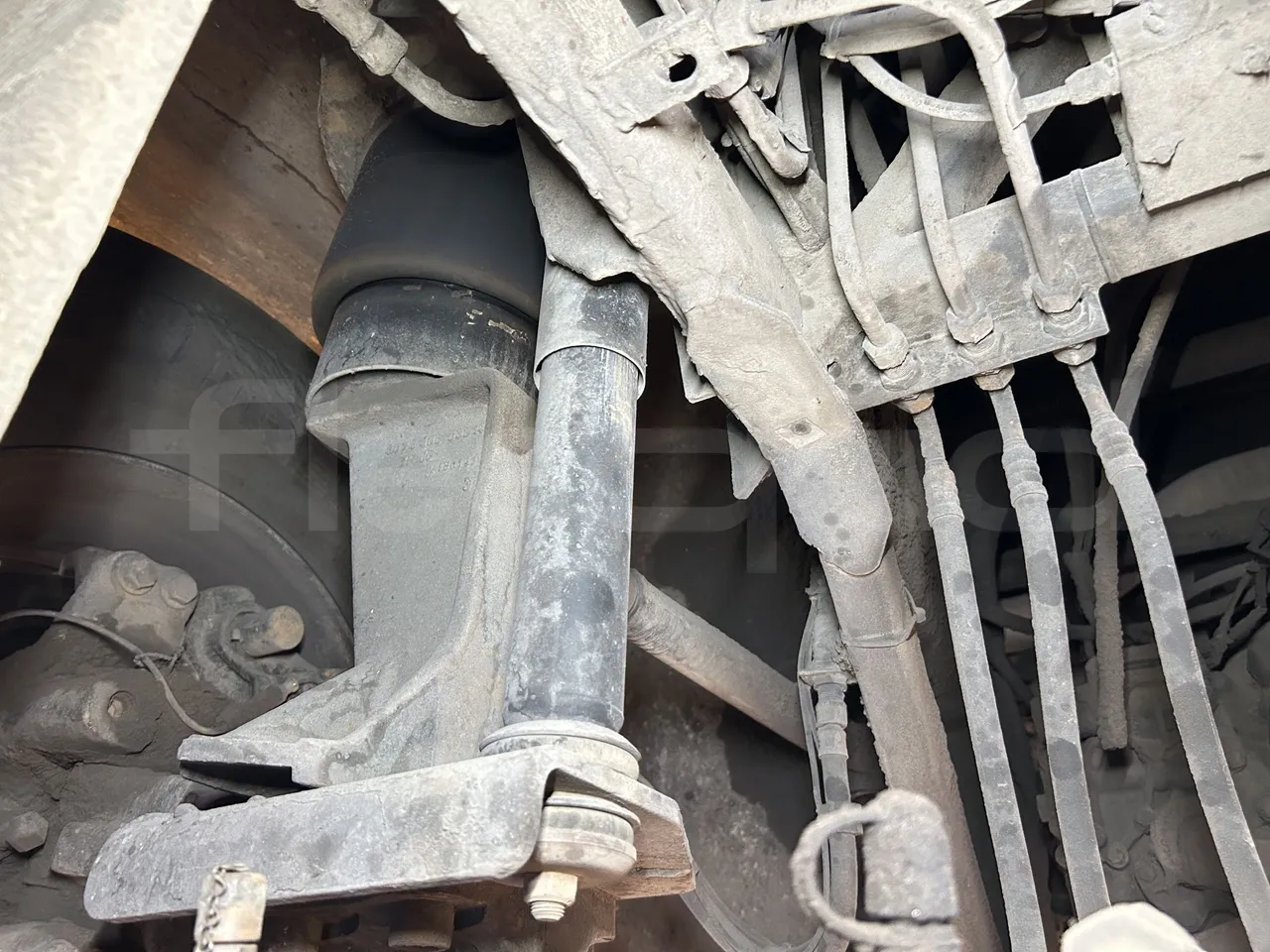 Setra S415 - Third Axle First Shock Absorbers Right Side