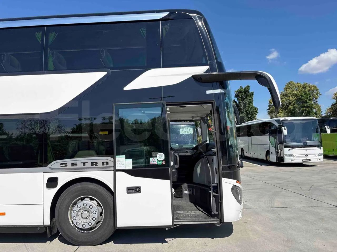 Setra S531 - front door 1 open