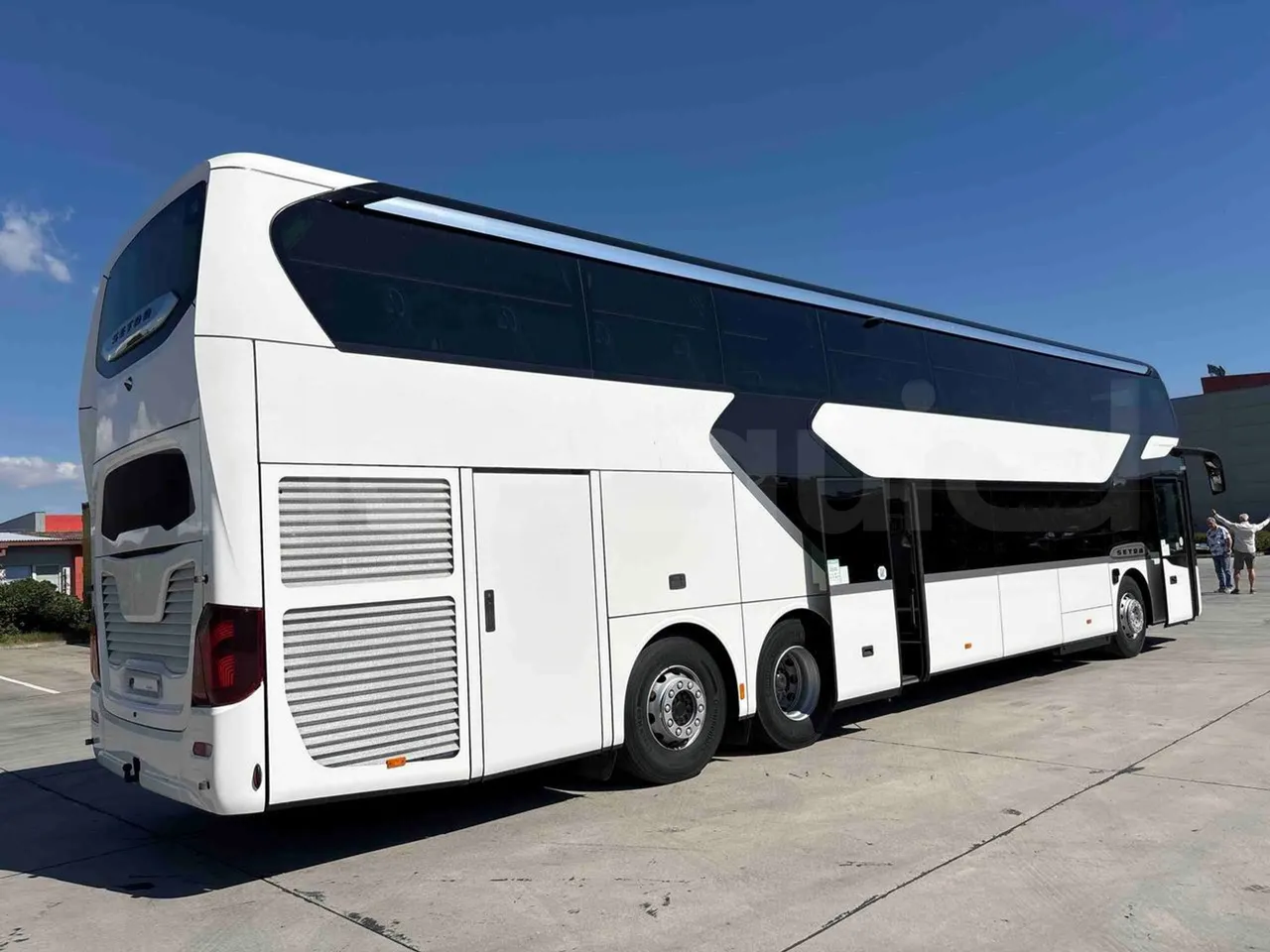 Setra S531 - 3/4 right rear doors open