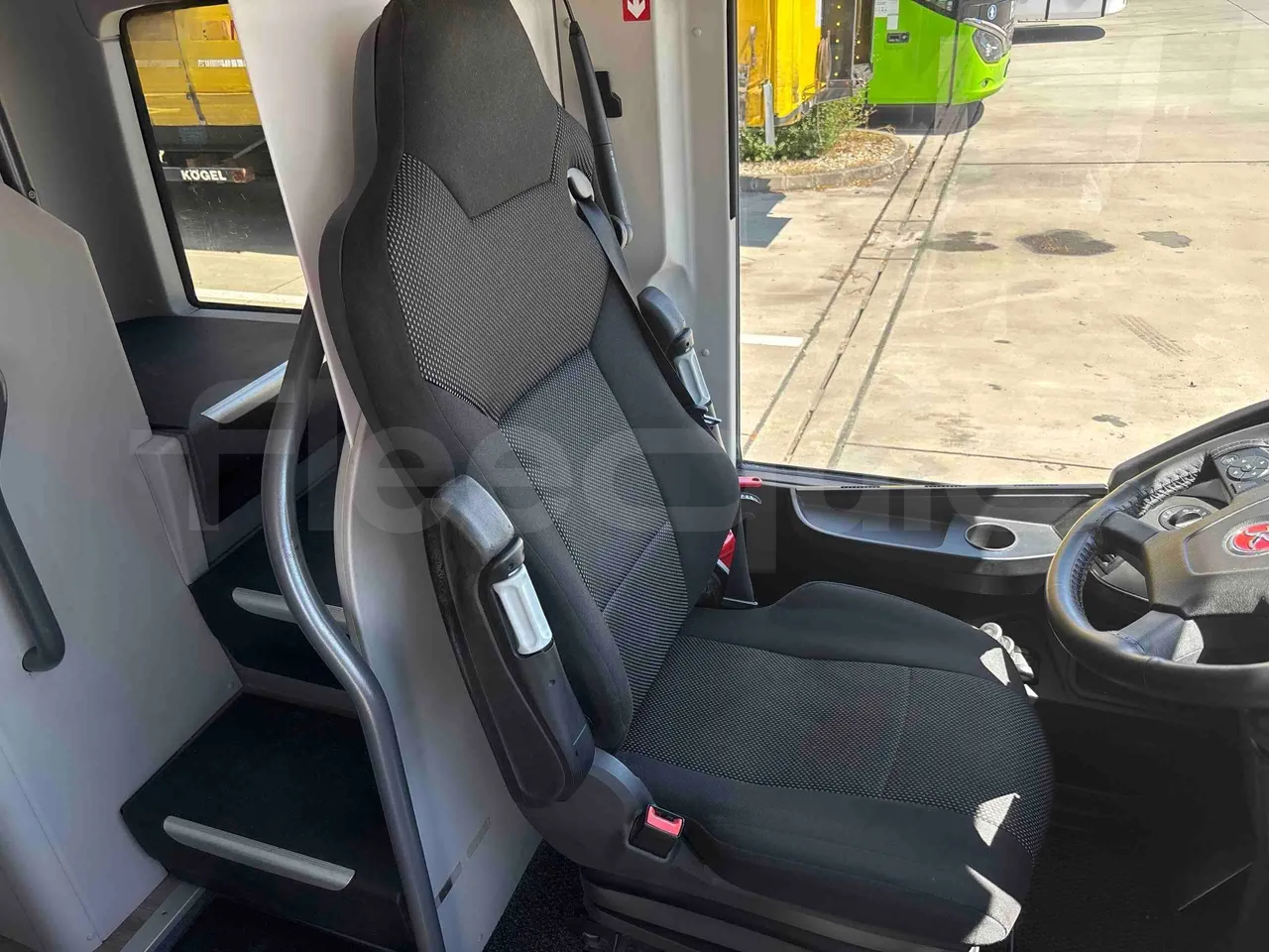 Setra S531 - driver's seat photo
