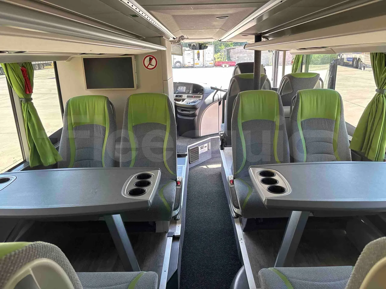 Setra S531 - forward view middle aisle