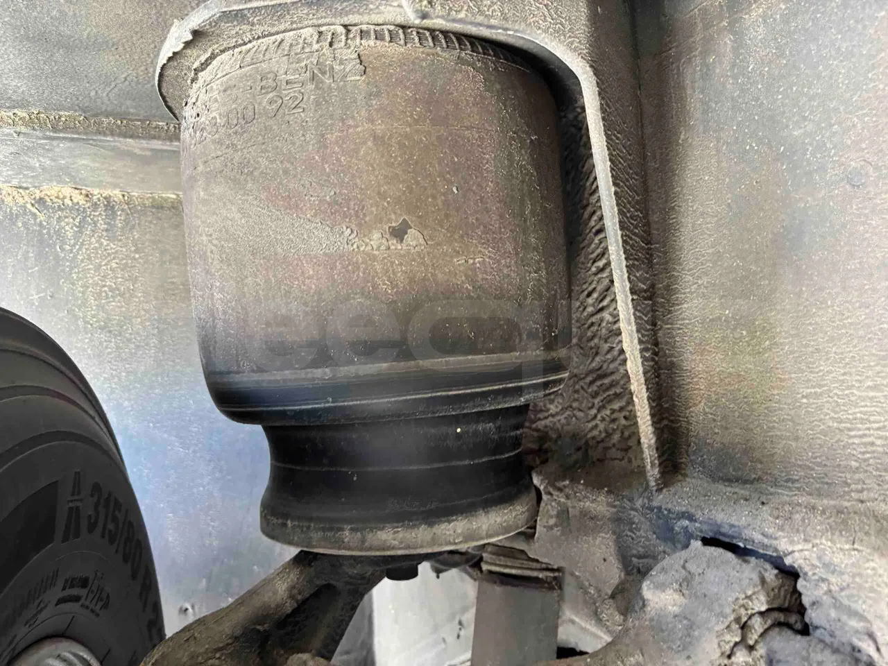Setra S531 - axle 3 air springs 1 right