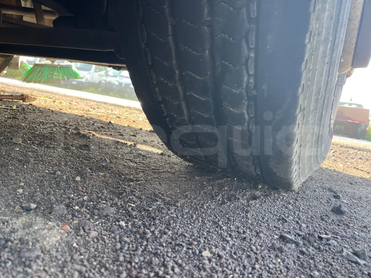 Iveco Magirus A260S/E4 - Euro5 - 243kW - 9.755mt - tread condition front tires right
