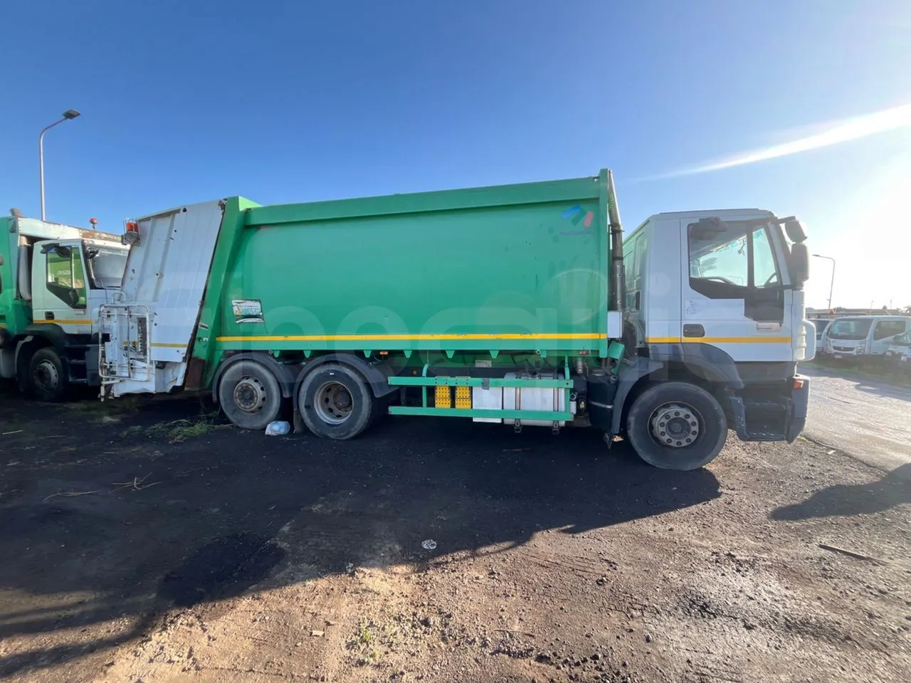 Iveco Magirus A260S/E4 - Euro5 - 243kW - 9.755mt - left side photo
