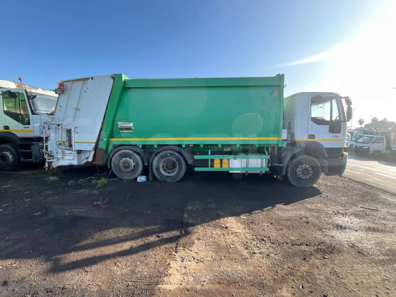 Iveco Magirus A260S/E4 - Euro5 - 243kW - 9.755mt - right side doors open