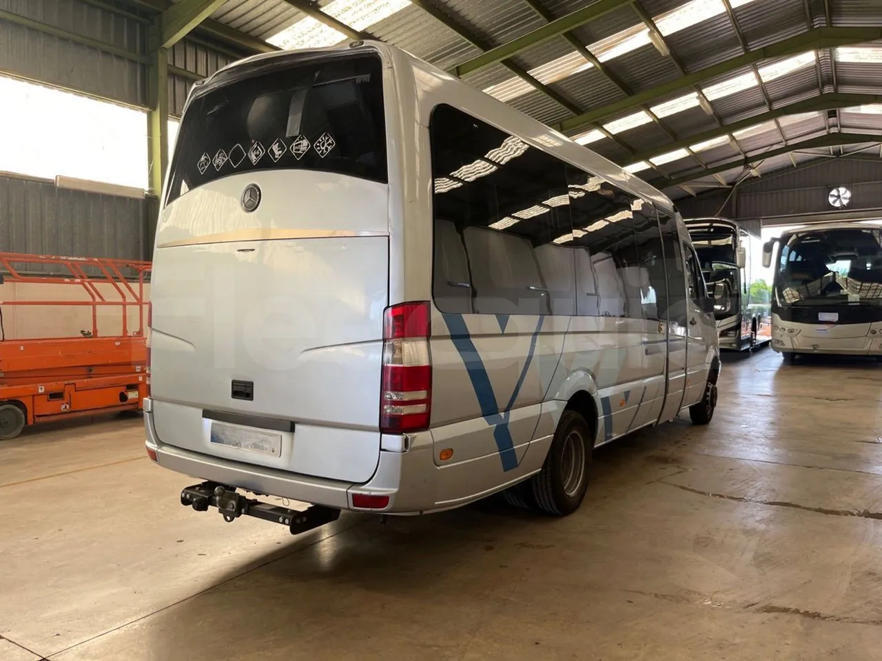 Mercedes-Benz Sprinter - front door 3 open