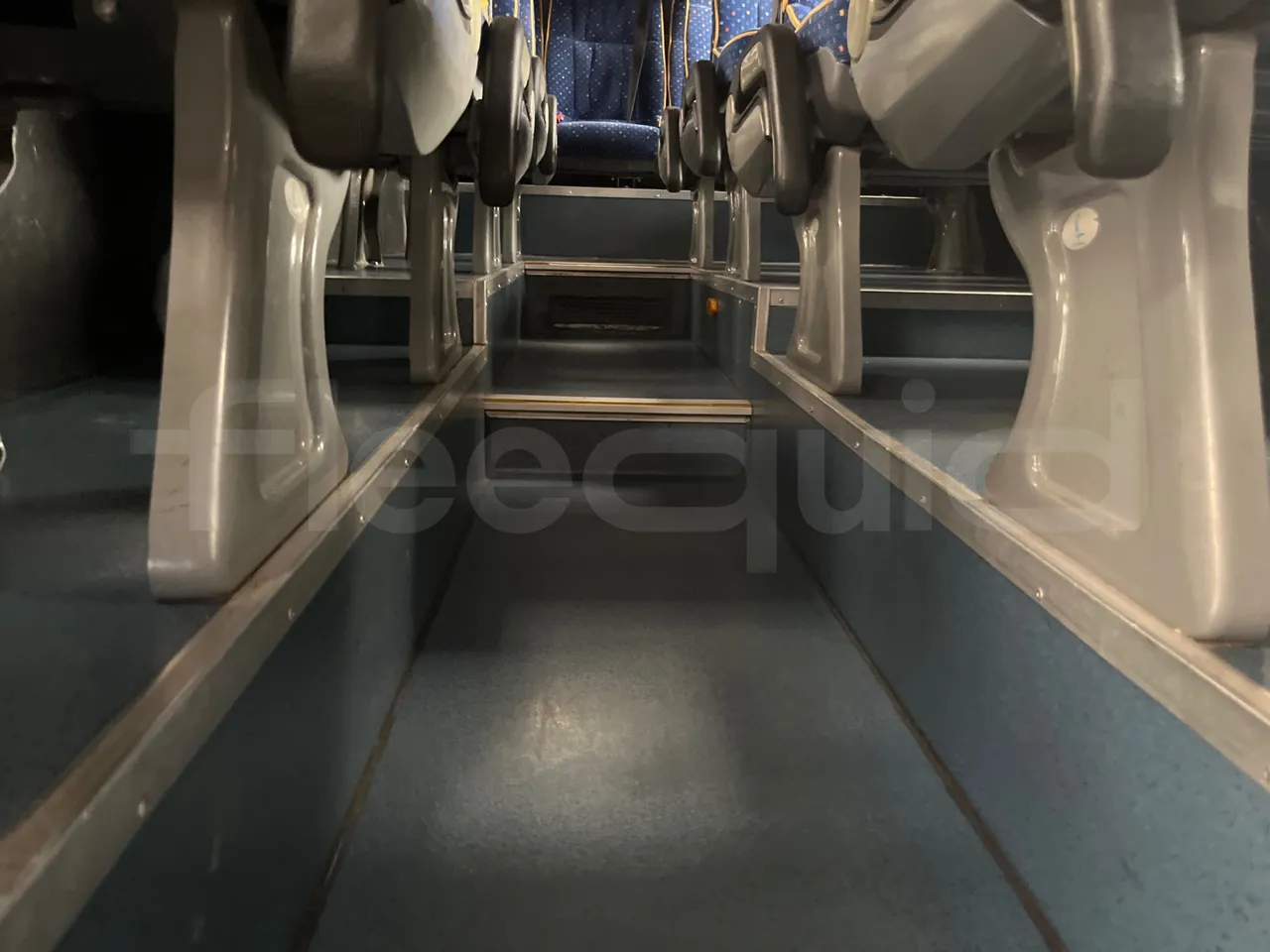 Mercedes-Benz Sprinter 518 CDI - EUR4/135Kw/7.34 Mt - seat brackets photo