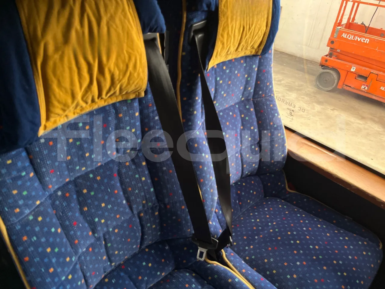 Mercedes-Benz Sprinter 518 CDI - EUR4/135Kw/7.34 Mt - central seat safety belt